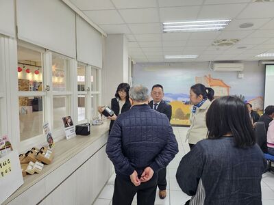 LINE_ALBUM_114.3.19龍華人企業家聯誼會「愛心鞋助力，特教學子勇敢前行」愛心圖片