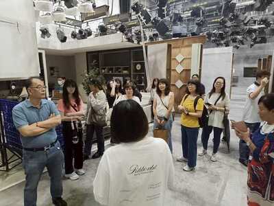 LINE_ALBUM_20250613校友會三立集團電視台參訪_250702_42圖片