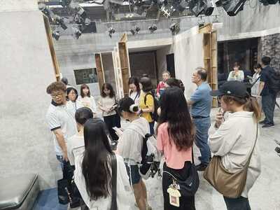 LINE_ALBUM_20250613校友會三立集團電視台參訪_250702_12圖片