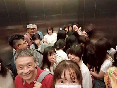 LINE_ALBUM_20250613校友會三立集團電視台參訪_250702_76圖片