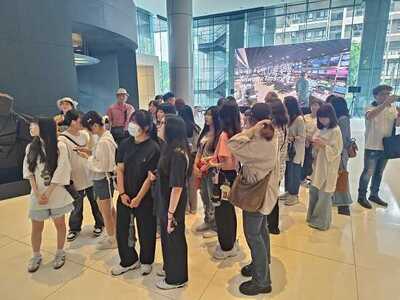 LINE_ALBUM_20250613校友會三立集團電視台參訪_250702_132圖片