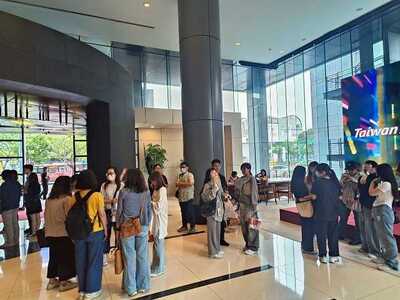 LINE_ALBUM_20250613校友會三立集團電視台參訪_250702_153圖片
