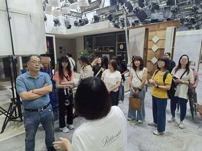 LINE_ALBUM_20250613校友會三立集團電視台參訪_250702_43圖片